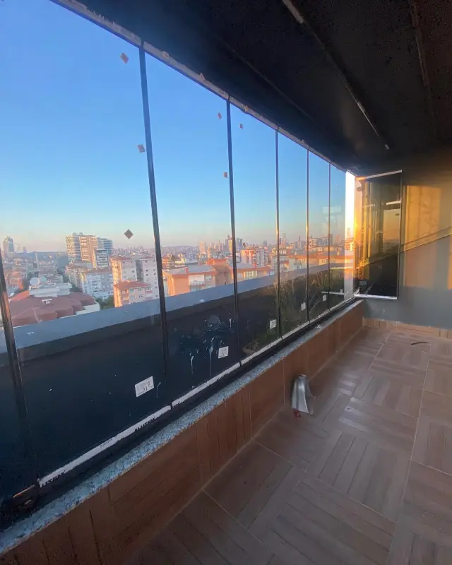 Madenler cam balkon uygulaması