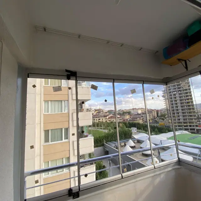 Madenler cam balkon uygulaması